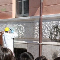 pulizia dei muri alla d azeglio presente il sindaco pasquale cascella 14