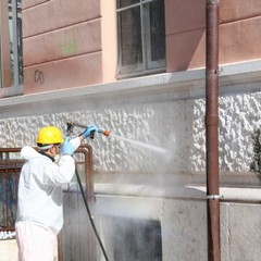 pulizia dei muri alla d azeglio presente il sindaco pasquale cascella 16