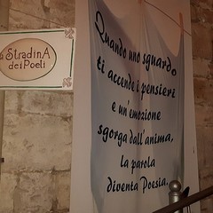 "La Stradina dei poeti" incanta il centro storico di Barletta