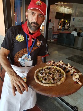 Il barlettano Francesco Barbaro trionfa al Pizza World Cup 2017