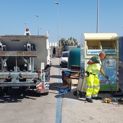 Ripulita l'area sul lungomare di Levante