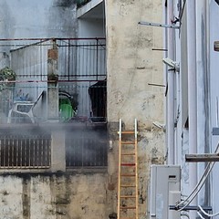 Incendio in un appartamento, scatta l'allarme in via Boccassini