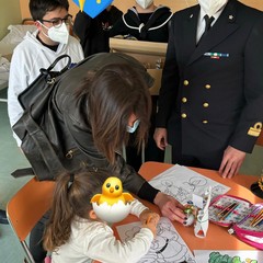 Capitaneria di Porto di Barletta e WorkAut in Pediatria per una Pasqua di dolcezza