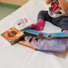 Libri e sorrisi per i piccoli pazienti del reparto Pediatria di Barletta