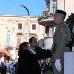 Barletta festeggia la Giornata dell'Unità Nazionale e delle Forze Armate. Corteo onorario partito dal Comune
