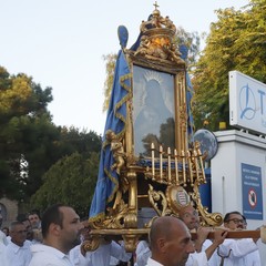 Arrivo dei santi patroni in città