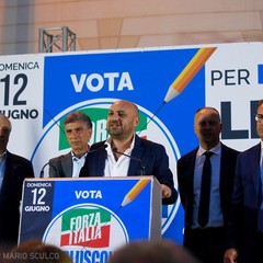 Antonio Tajani in piazza a Barletta con Forza Italia