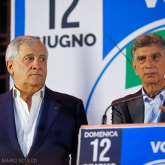 Antonio Tajani in piazza a Barletta con Forza Italia