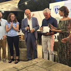 Aperitivo tra gli ulivi