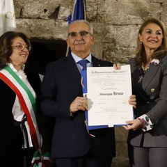 Assegnate a Barletta onorificenze al Merito della Repubblica e all’Ordine Equestre del santo Sepolcro