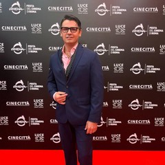 L’attore barlettano Massimo McQueen nella miniserie su Mike Bongiorno