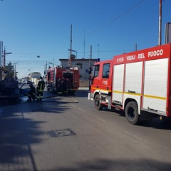 Auto in fiamme
