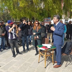 Cosimo Cannito candidato sindaco, la presentazione della candidatura nei giardini De Nittis