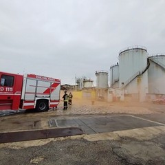 Esercitazione antincendio e di sicurezza nel porto di Barletta