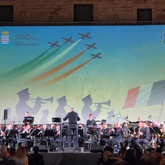 La fanfara dell’Aereonautica Militare omaggia Barletta e i suoi cittadini