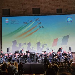 La fanfara dell’Aereonautica Militare omaggia Barletta e i suoi cittadini