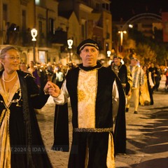 Disfida di Barletta 2024, tra le vie della città il corteo trionfale