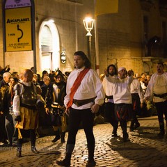 Disfida di Barletta 2024, tra le vie della città il corteo trionfale