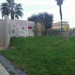 Vandalismo e degrado ai giardini De Nittis