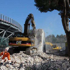Demolizione delle vecchie tribune allo stadio "Puttilli" di Barletta
