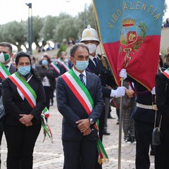 Emiliano al funerale di Jole Santelli