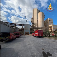 Esercitazione SAF dei Vigili del Fuoco nella Buzzi Unicem di Barletta