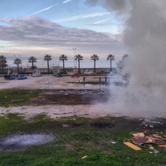 In fiamme la fanova a Ponente