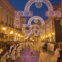Festa patronale 2026, Barletta rinnova la devozione ai Santi Patroni con la solenne processione