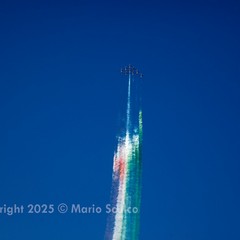 Il cielo di Barletta si colora di emozioni con le Frecce Tricolori