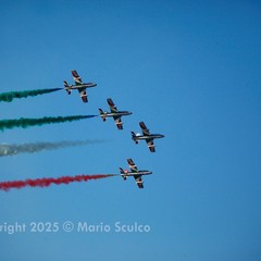 Il cielo di Barletta si colora di emozioni con le Frecce Tricolori