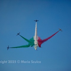 Il cielo di Barletta si colora di emozioni con le Frecce Tricolori