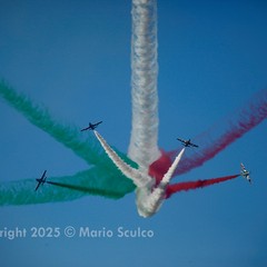 Il cielo di Barletta si colora di emozioni con le Frecce Tricolori