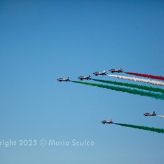 Il cielo di Barletta si colora di emozioni con le Frecce Tricolori