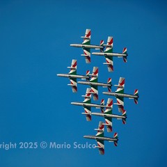 Il cielo di Barletta si colora di emozioni con le Frecce Tricolori