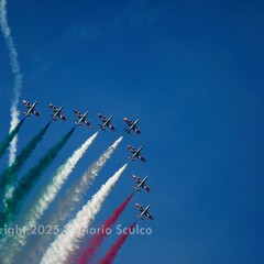 Il cielo di Barletta si colora di emozioni con le Frecce Tricolori