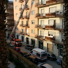 Soccorsa dai Vigili del Fuoco un'anziana in vicoletto Santa Lucia