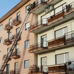 Soccorsa dai Vigili del Fuoco un'anziana in vicoletto Santa Lucia