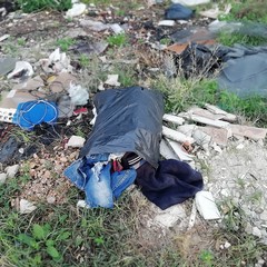 Rifiuti in via Vecchia Canosa, cronache di ordinario degrado