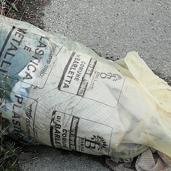 Rifiuti in via Vecchia Canosa, cronache di ordinario degrado