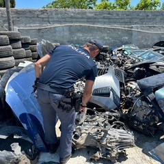 Pezzi di auto rubate a Barletta, denunciati due giovani cerignolani