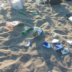 Inciviltà sulla spiaggia per la Notte di San Lorenzo: prima e dopo