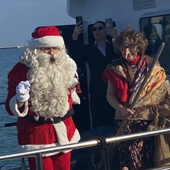 A Barletta la Befana e Babbo Natale arrivano dal mare