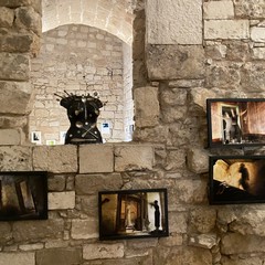 Nei sotterranei del Castello il festival culturale “Donne, plurale femminile”