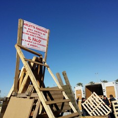 In cenere il falò dell'Immacolata sulla litoranea di Ponente a Barletta