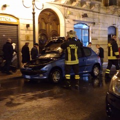 Incendio in corso Garibaldi, prende fuoco un'automobile
