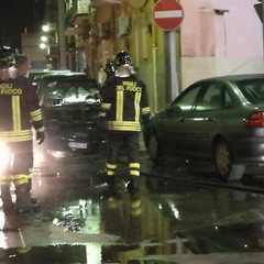 Incendio in via Montegrappa, danni ad un'automobile pargheggiata