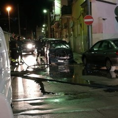 Incendio in via Montegrappa, danni ad un'automobile pargheggiata