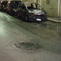 Incendio in via Montegrappa, danni ad un'automobile pargheggiata