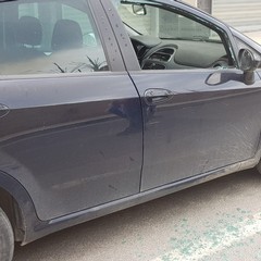 Incendio in via Vecchia Andria, panico tra i residenti