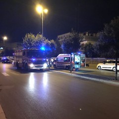 Scontro tra due auto in via delle Belle Arti, traffico bloccato